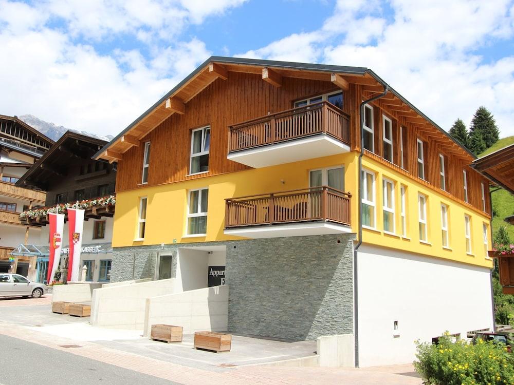 Quaint Apartment in Dienten am Hochkönig near Ski Lift - Featured Image