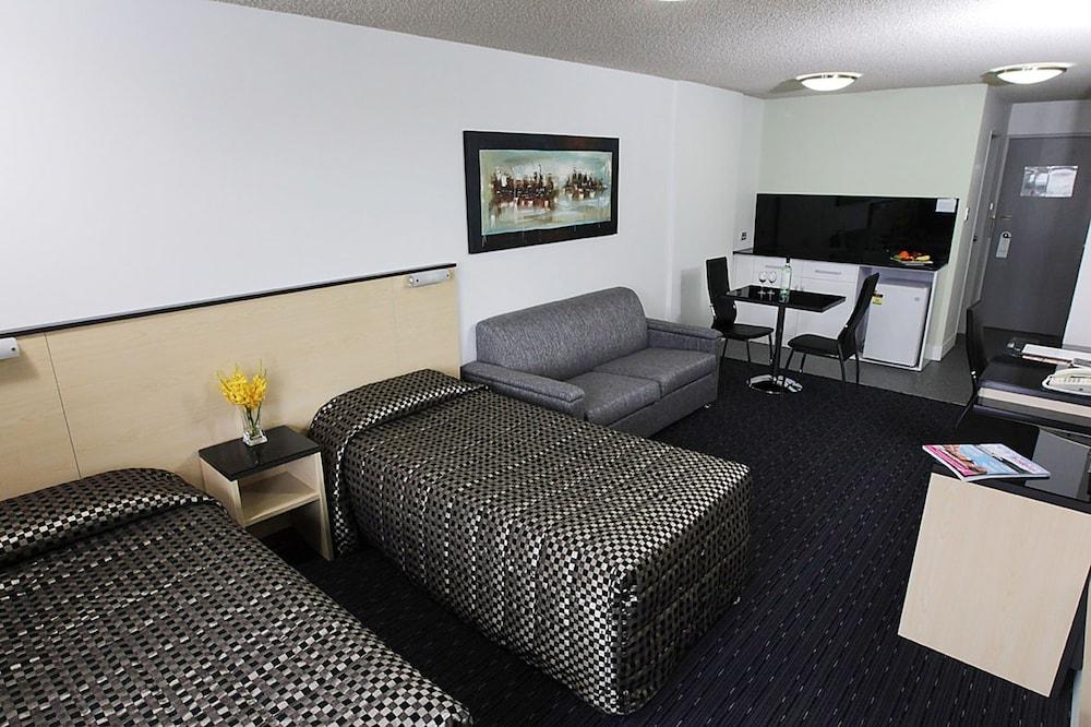 Comfort Inn & Suites Goodearth Perth - Room