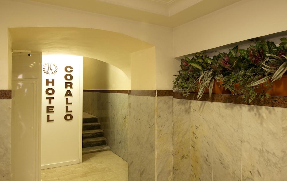Hotel Corallo - Interior Entrance