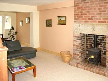 Dacre Cottage - Fireplace