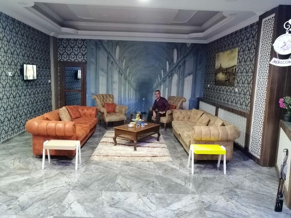 Basari Hotel - Lobby Sitting Area