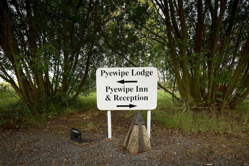 Pyewipe Lodge Hotel - Exterior