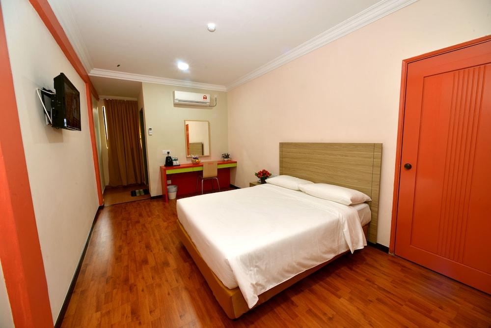 Classic Hotel Kuantan - Room