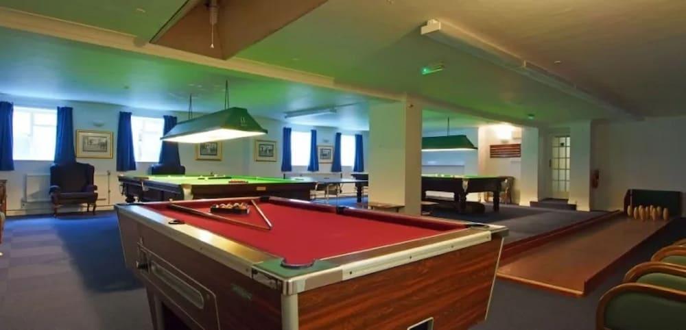 Chatsworth Hotel - Worthing - Billiards