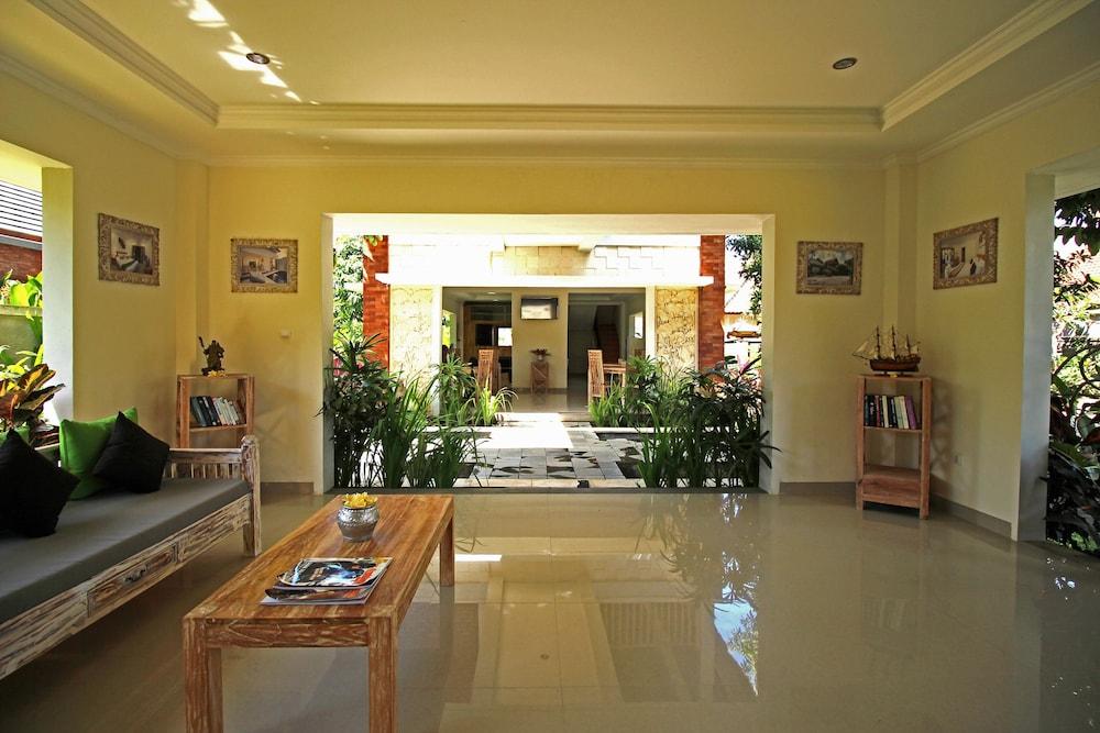 Uma de Villa Sanur - Lobby Sitting Area