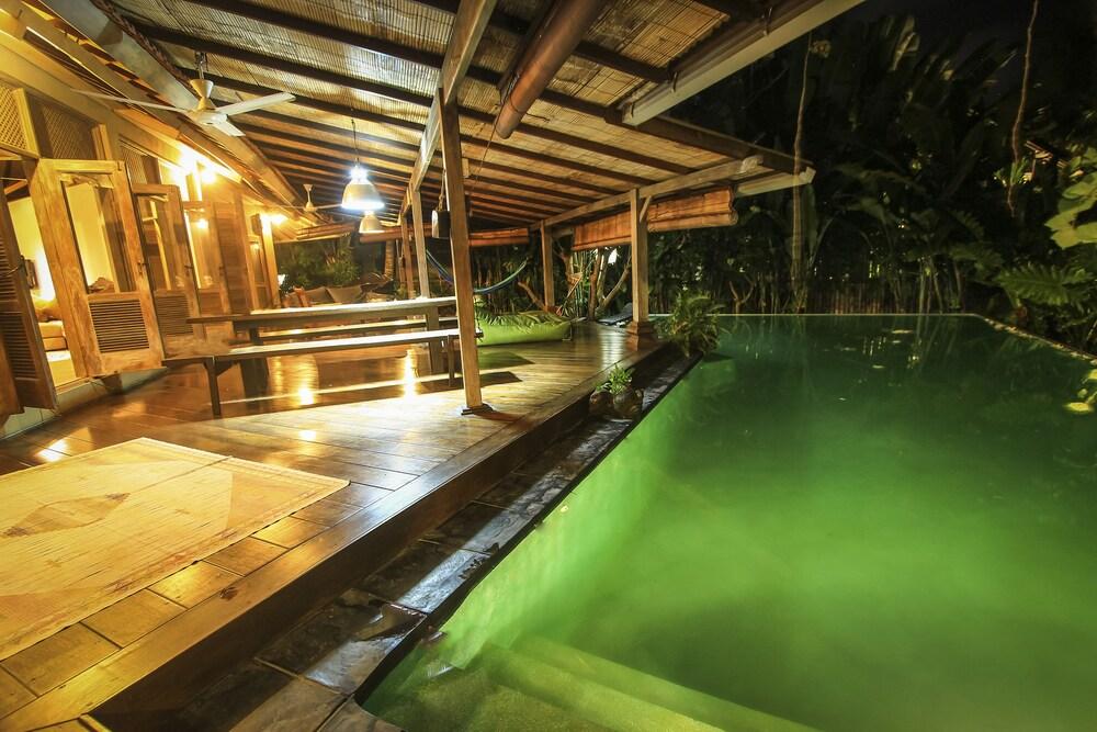 Rumah Nyaman Villa - Outdoor Pool