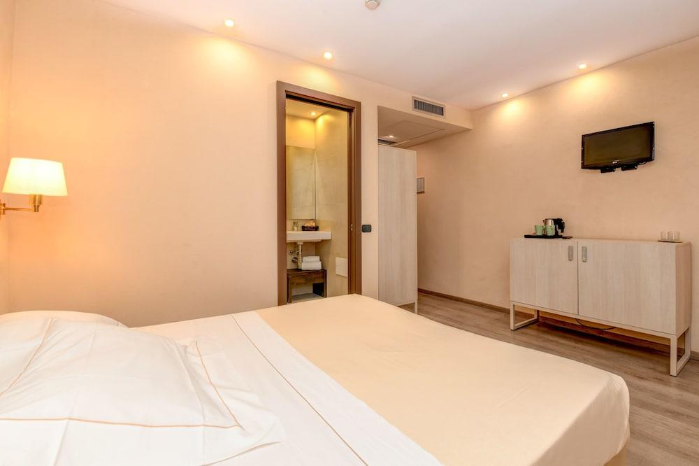 Hotel Tripoli - Room