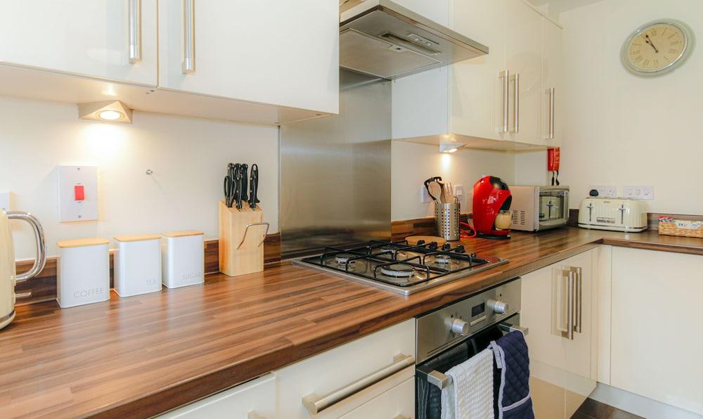 House of Emperor by Your Lettings UK - Private kitchen