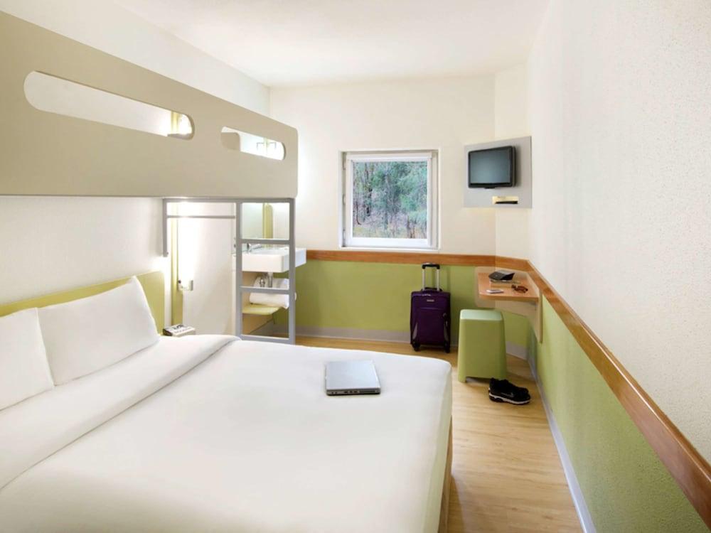 ibis budget Melbourne Airport - Featured Image
