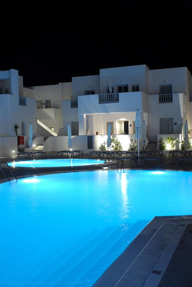 Aqua Blue Hotel - Outdoor Pool