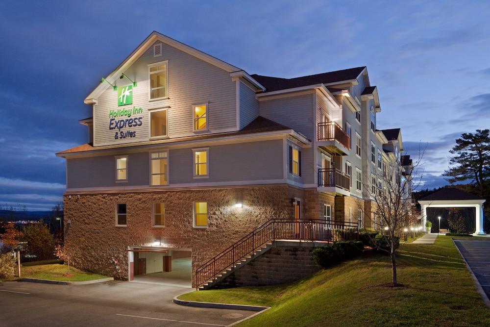 Holiday Inn Express Hotel & Suites White River Junction, an IHG Hotel - Interior