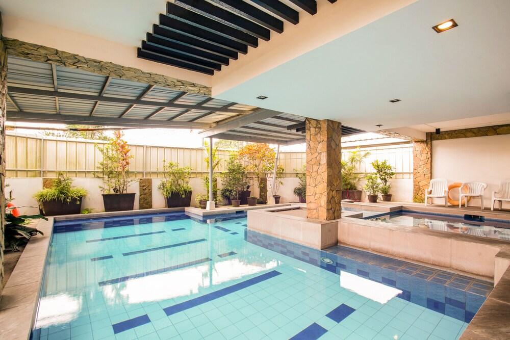 OYO 394 Tagaytay Haven Hotel - Mendez - Outdoor Pool