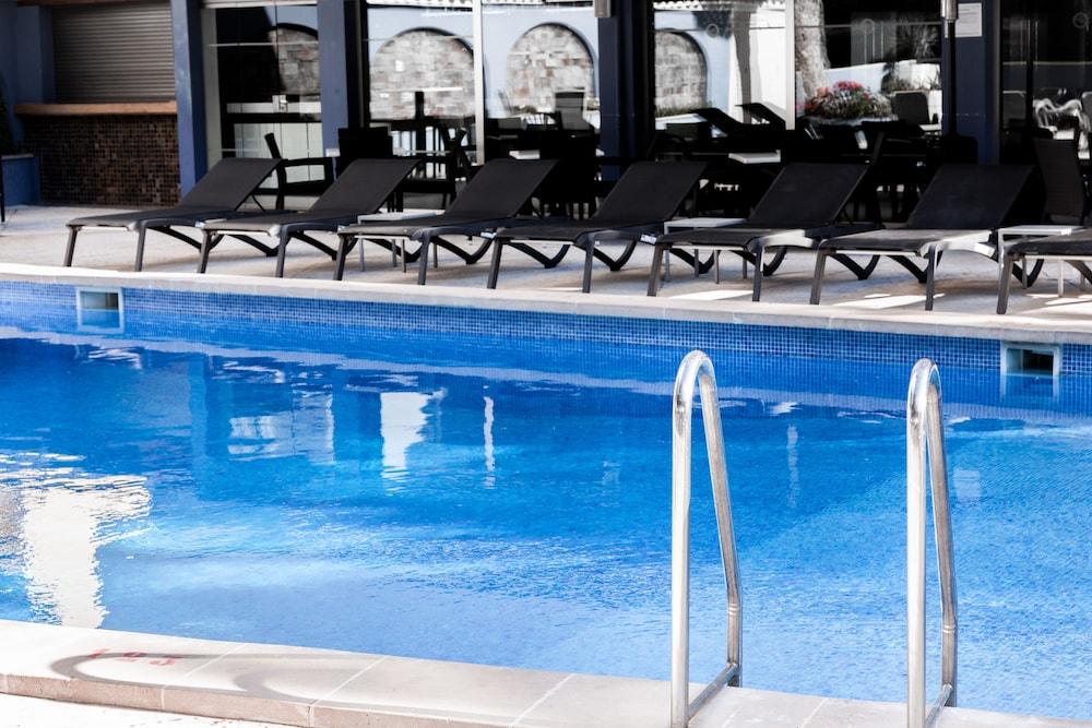 منتجع وفندق توري آزول - للبالغين فقط - Outdoor Pool