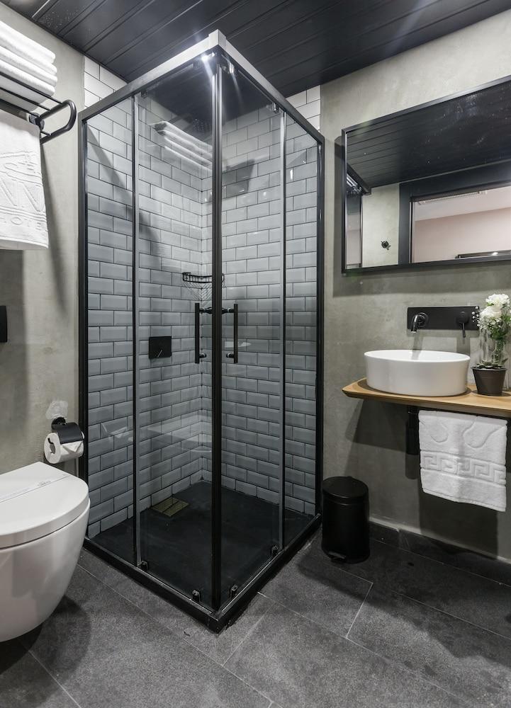 Hotel Cinnah - Bathroom