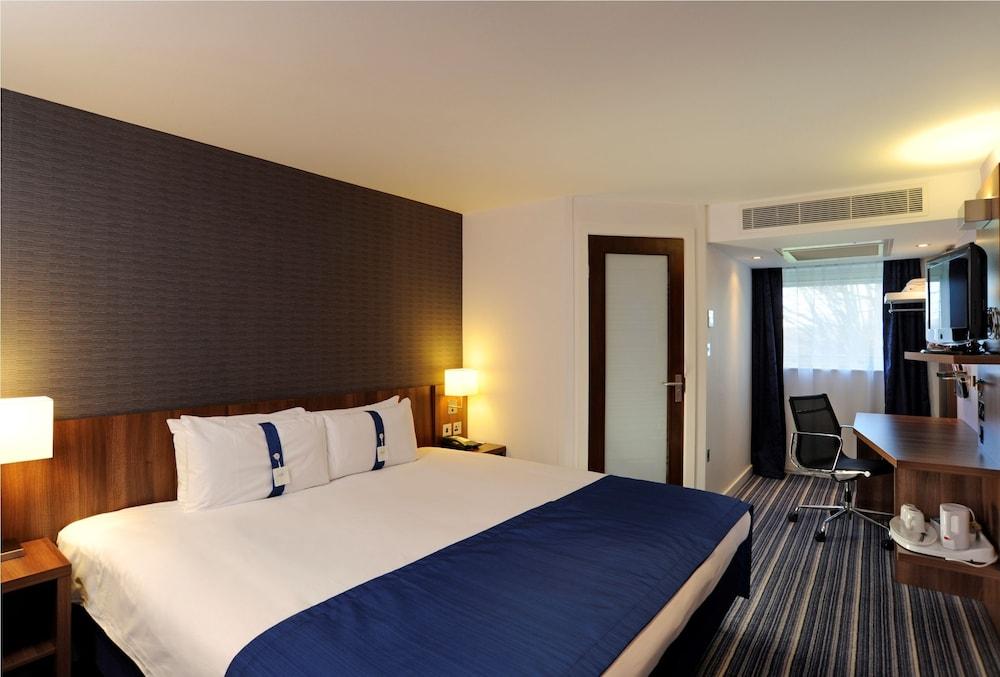 Holiday Inn Express Crewe, an IHG Hotel - Room