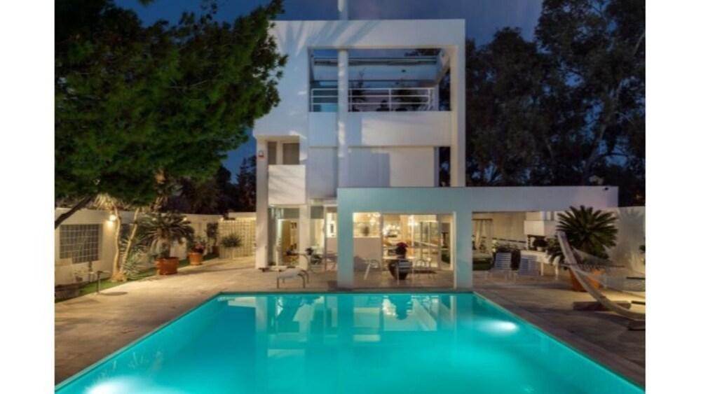 Perfect Athenian Villa - Pool