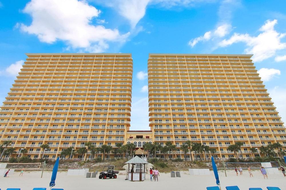 Calypso Resort and Towers by Book That Condo - Featured Image