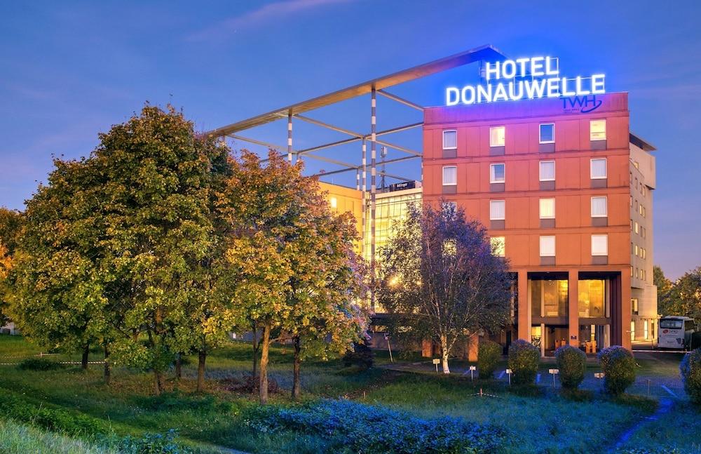 Trans World Hotel Donauwelle - Featured Image