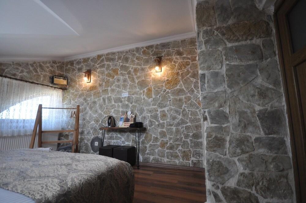 Uchisar Stone House - Room