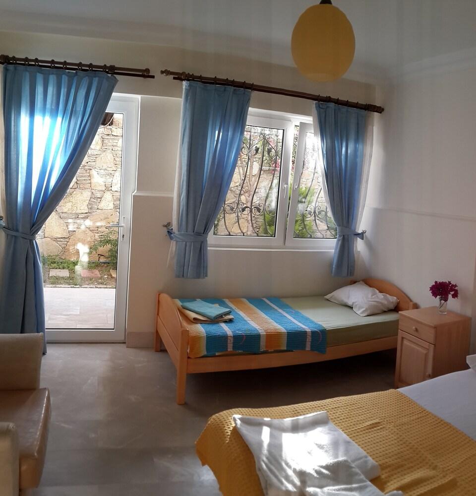 Butik Villas - 3 Bedroom with View - Room