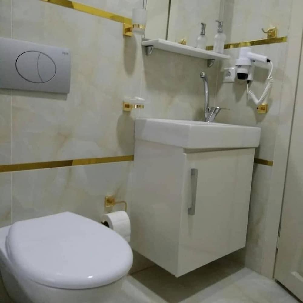 Turkuaz Otel - Bathroom