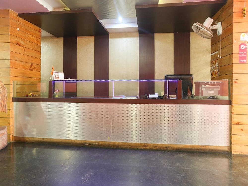 OYO 45790 Hotel Bhubaneswari Classic - Reception
