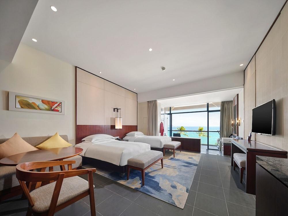 Hilton Sanya Yalong Bay Resort & Spa - Featured Image
