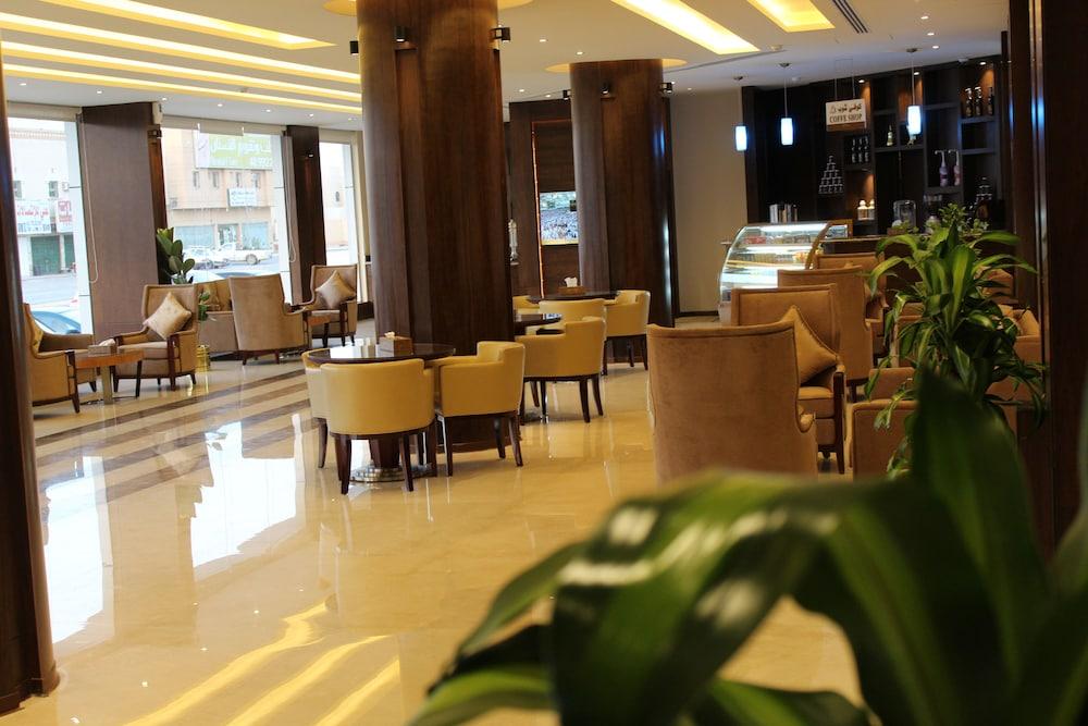 Pestana Hotel & Suites 2 - Lobby