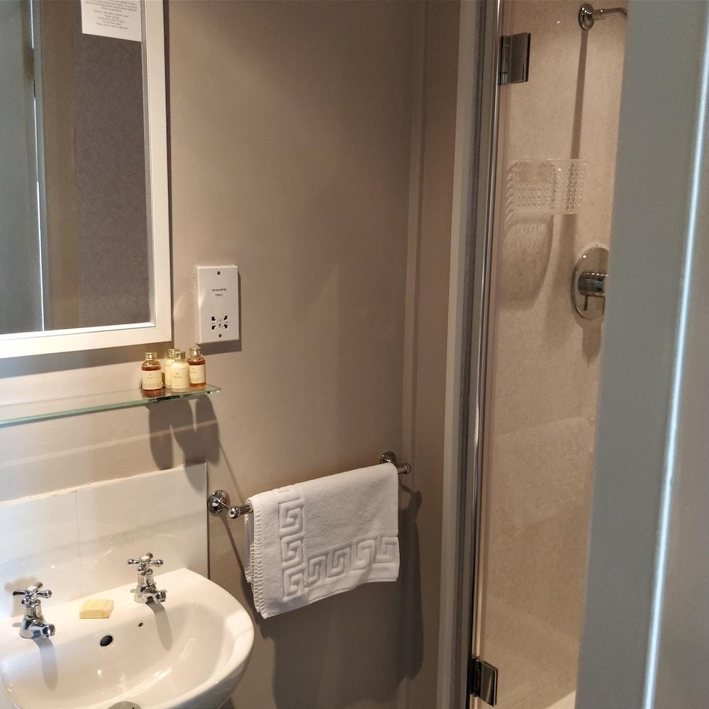 Melbourne Guest House - Bathroom