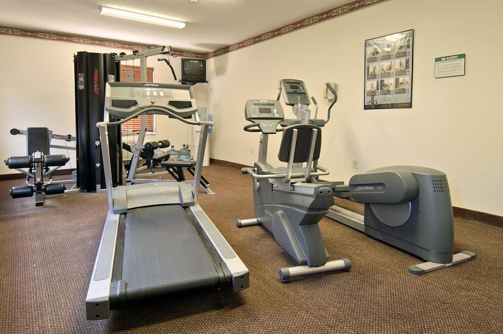 Days Inn & Suites by Wyndham Cherry Hill - Philadelphia - Fitness Facility
