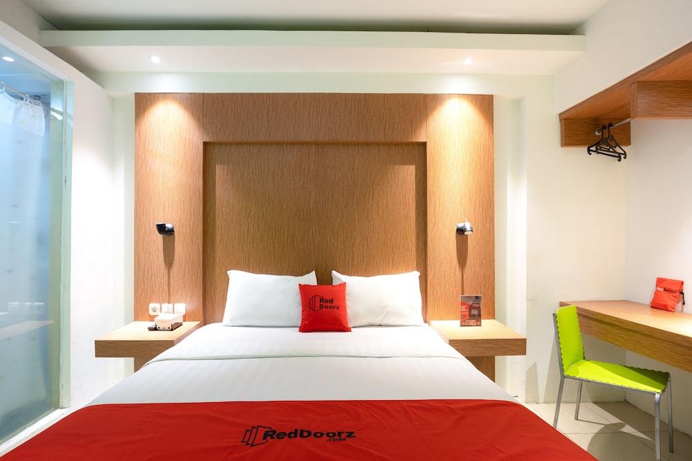 RedDoorz Apartment @ Bogor Valley - Room