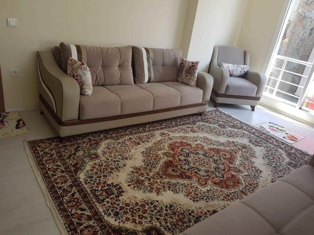 Eyup Sultan Family Apartment - Living Room