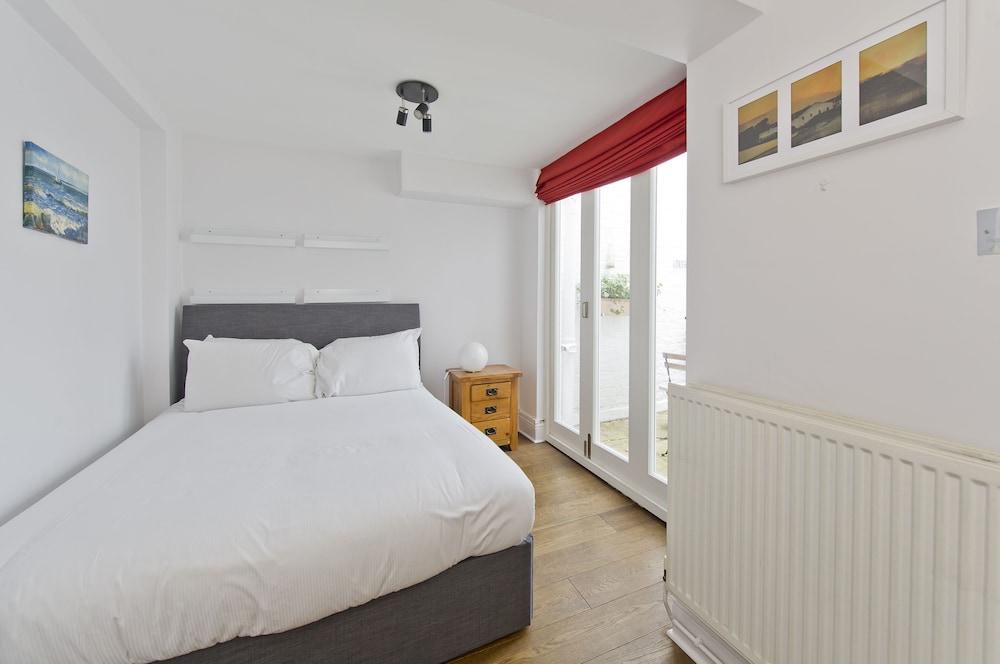 Charming 2-bed Apartment, Pimlico - Interior