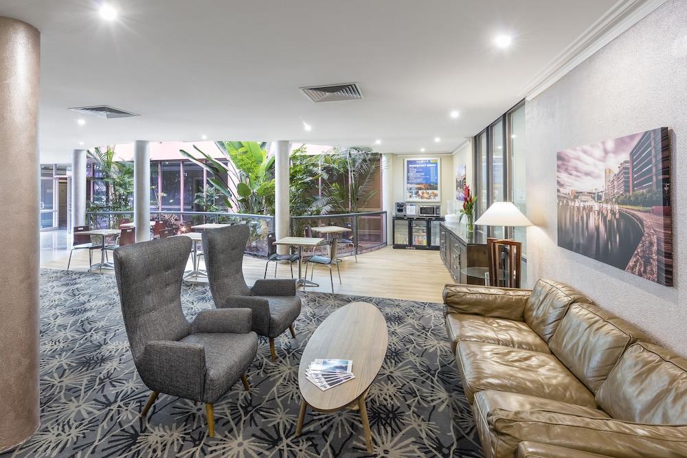Kimberley Gardens Hotel & Serviced Apartments - Lobby Lounge