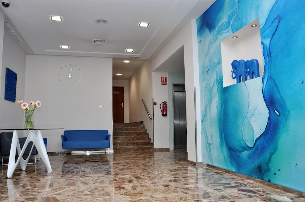 Hotel Castilla Alicante - Lobby Sitting Area