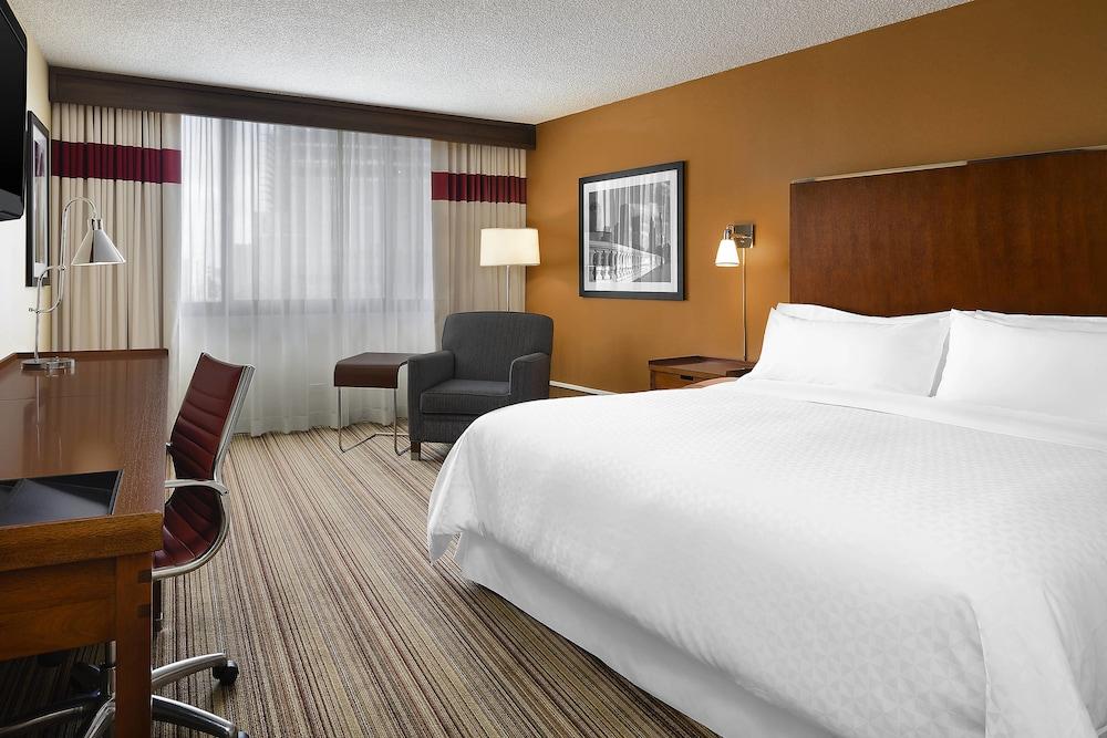 Four Points by Sheraton Houston Greenway Plaza - Room