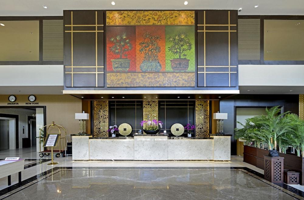 Aria Centra Hotel Surabaya - Lobby