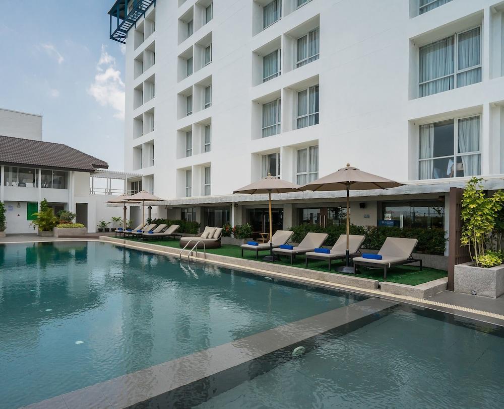 Rattanachol Hotel - Outdoor Pool