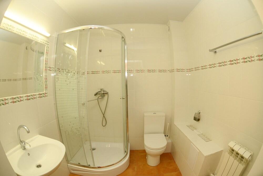 Yarilo Hotel DME - Bathroom
