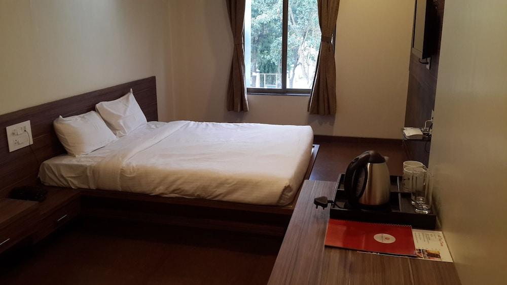 Hotel New Leaf Achillea Chakan - Room