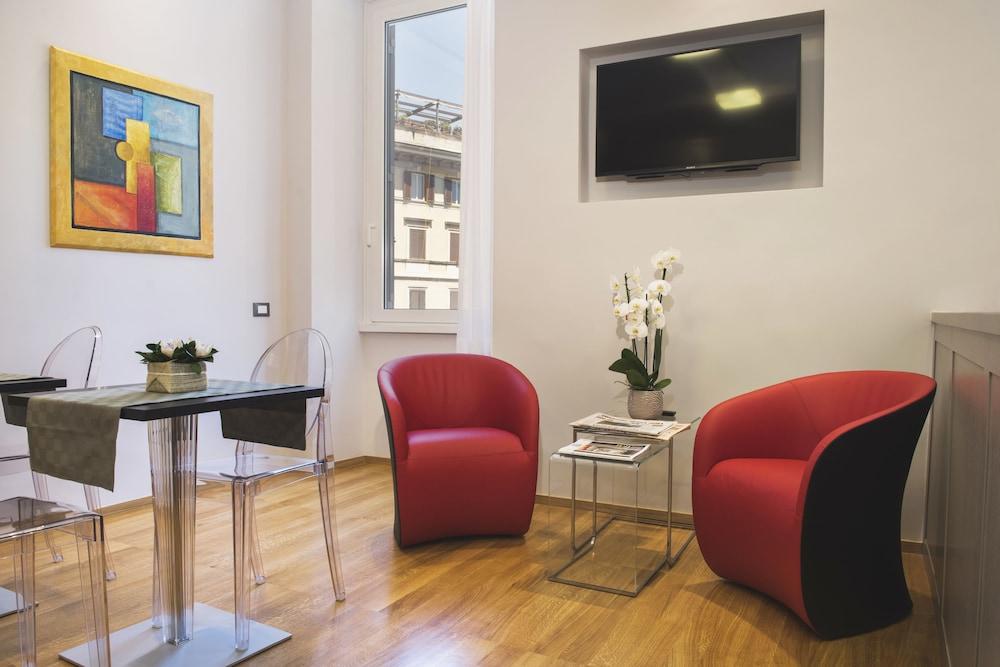 Mascherino Suites - Lobby Sitting Area