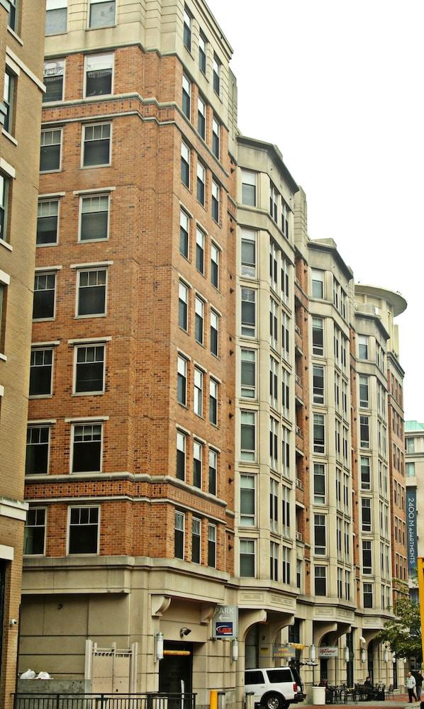 Weichert Suites at 2400 M Street - Exterior