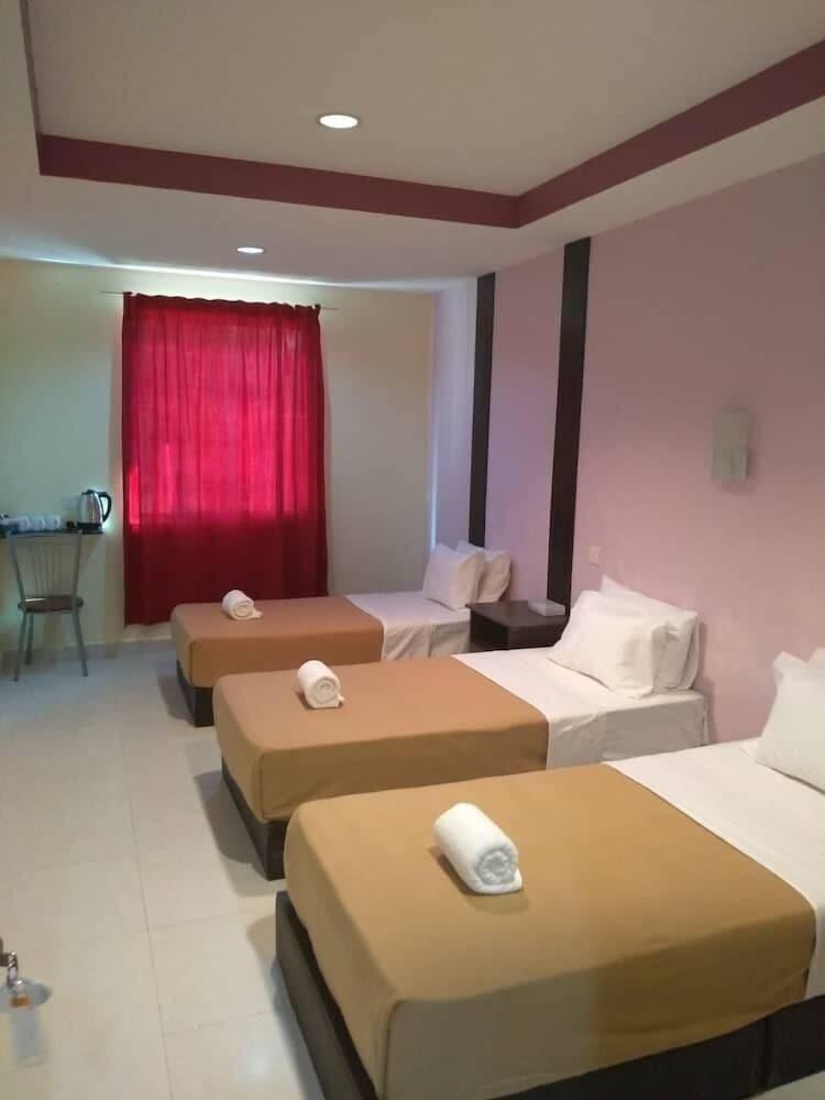 Green Town Hotel & Resorts - Bukit Tangga - Room