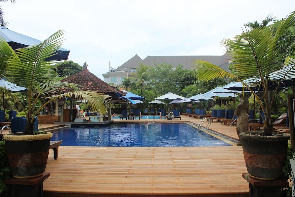 Kuta Puri Bungalows, Villas and Resort - Outdoor Pool