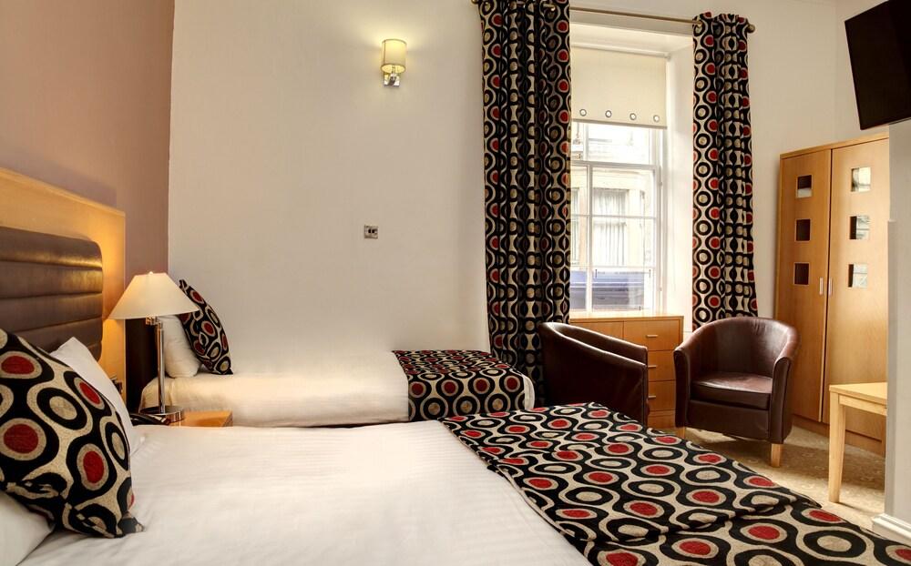 The Argyll Hotel - Room