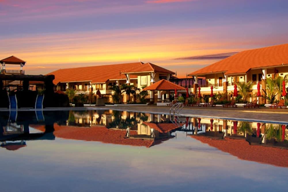 Tok Aman Bali Beach Resort - Property Grounds