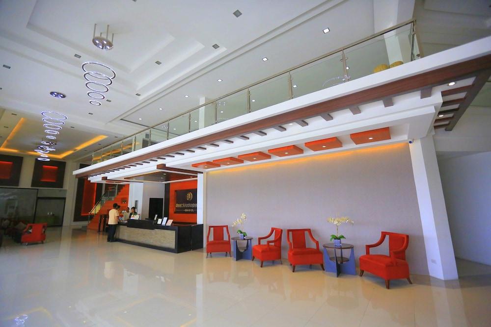 Subic Bay Peninsular Hotel - Lobby