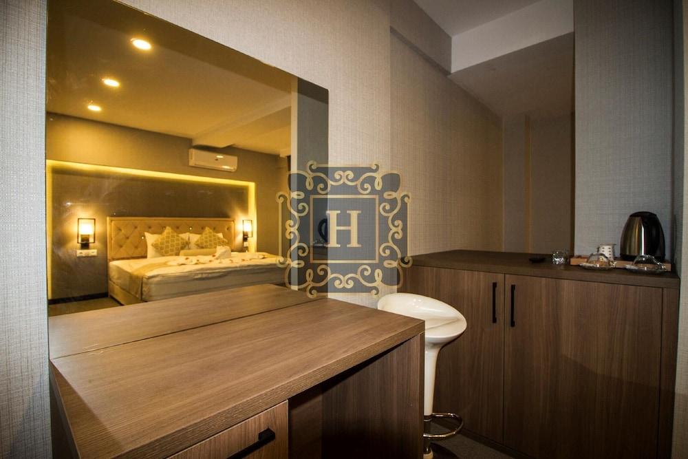 Hit Suites - Room