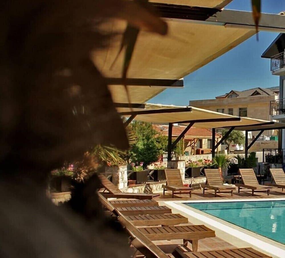 Marda Hotel - Pool