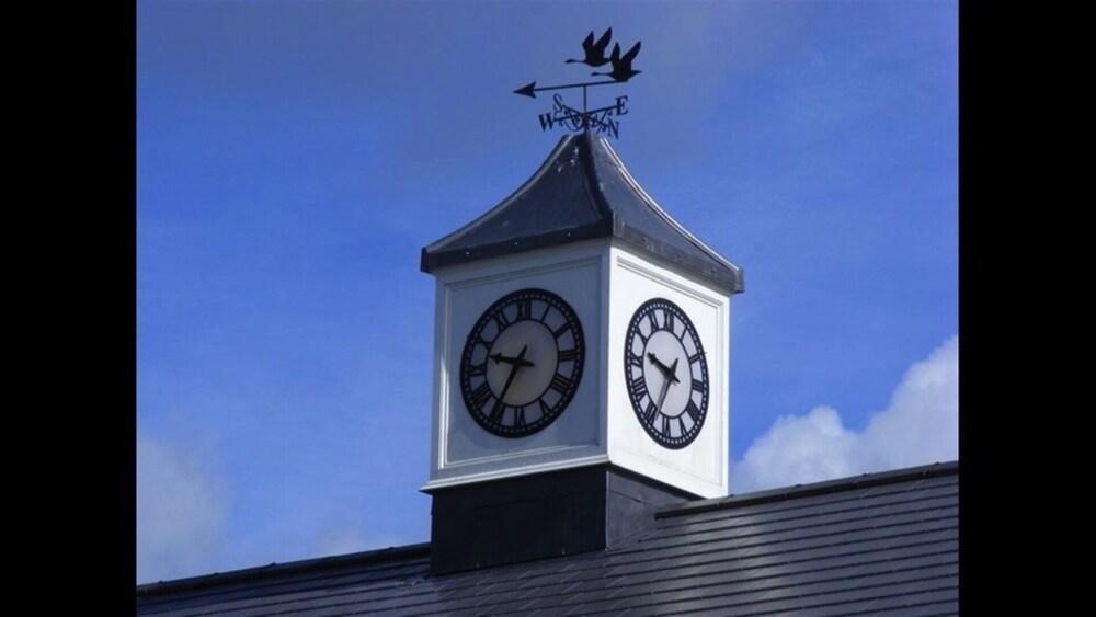 Luxury Cottage Clocktower/royal Hillsborough - Exterior